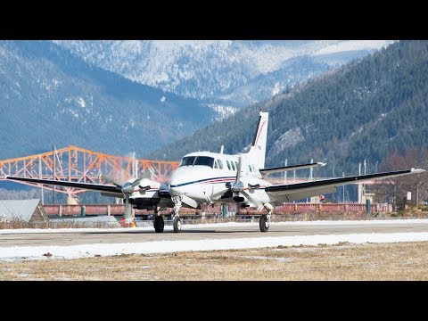 Video: Cik ātri lido King Air 90?
