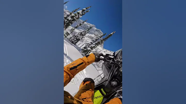 Insane flip 🤯 @mcnolty3182 #sledheadzzz #snowmobile #epic #sendit #winter #skidoo #brp #flip #crazy