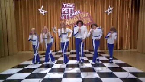 The Brady Bunch sings Sunshine Day and Keep On Dan...