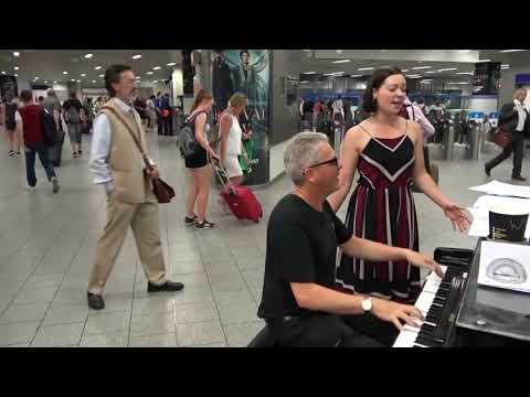 Aussie Girl Turns Up At The Station Piano thumbnail