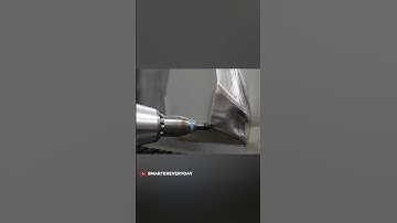 These robot arms manufacture without a factory