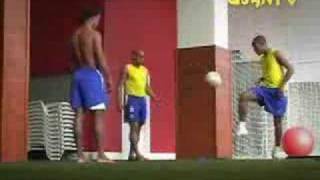 Ronaldinho, R. Carlos, Robinho - 3 Brasillians