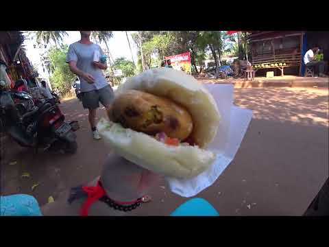 84. Завтрак с мужем, Vada Pav, булка в булке. Арамболь. Гоа 2022.