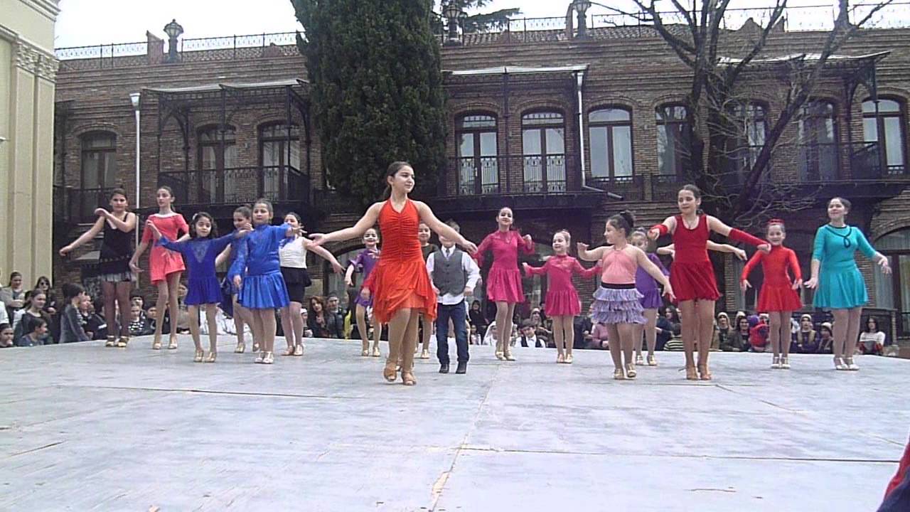 studia "Pasadena" Salsa YouTube