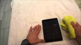 In this video, i show you how to clean an ipad screen. use a
microfiber cloth wipe down the screen and it literally removes all of
smudges with ease...
