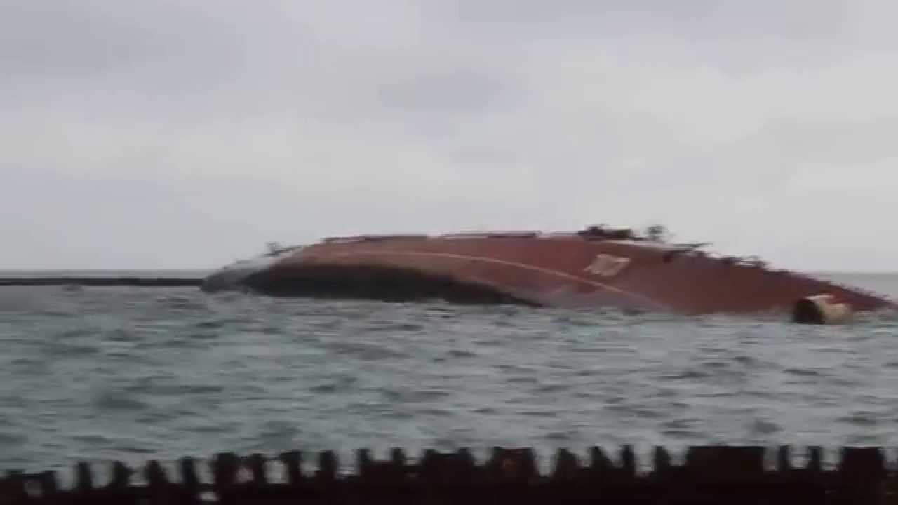 Ukraine War - Russian navy sinks ship in Crimea Ukraine - YouTube