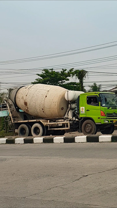 truk molem besar #trukmolen #shortsviral #shorts #shortsfeed #fyp