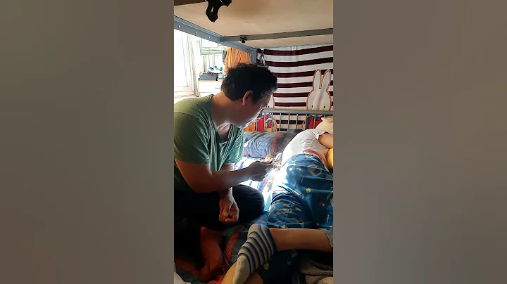 magnifying glass prank 😂