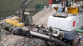 UNTHA XR3000C mobile shredder tackles MSW