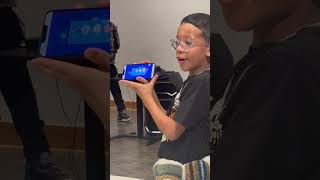 8 years old Remi teaching STEM ON WHEELS BLOCK CODING INTRO