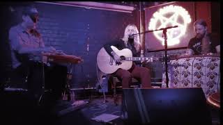 Kassi Valazza - Watching Planes Go By. Live at The Slaughtered Lamb, London 2023