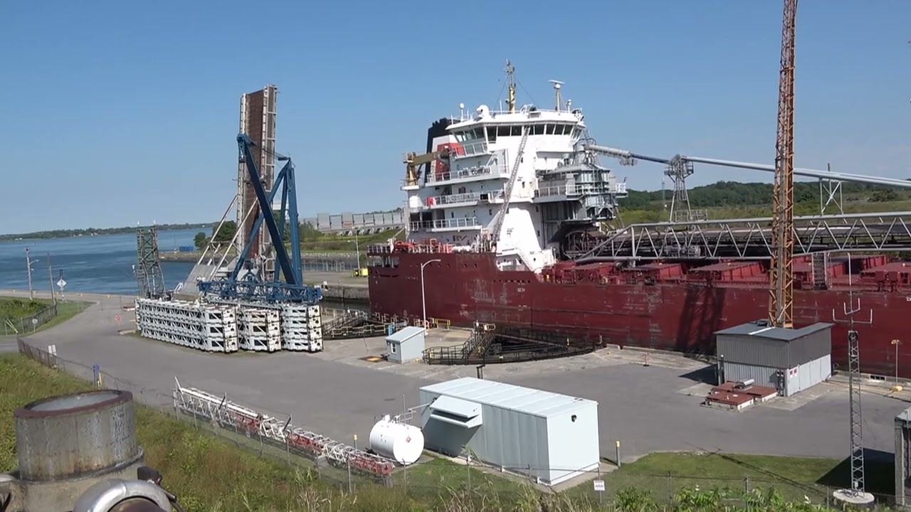 Les Ecluses Iroquois Bateau Baie Comeau Canada Steamship Lines 3