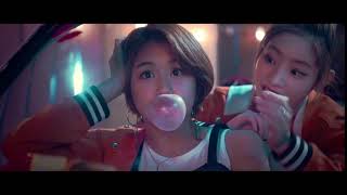 TWICE - TT (Japanese version) bubble gum scene