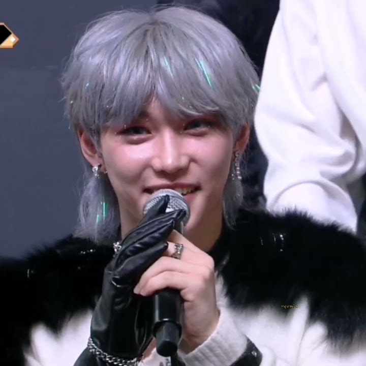 Minhyuk pinching Felix's cheeks || Kingdom Ep. 10