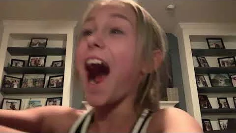 Parrot Pulls Out Girl's Tooth - 1037146