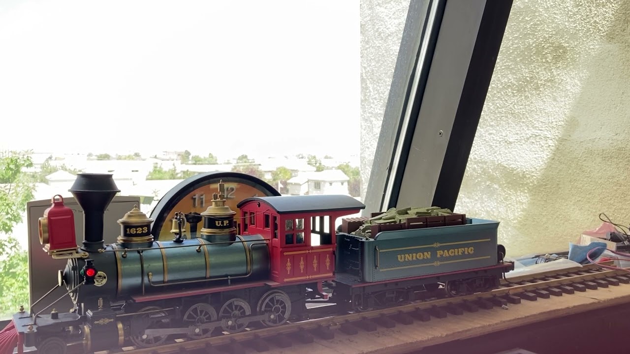 Aristocraft C-16  with a ZImo MX696 decoder installed