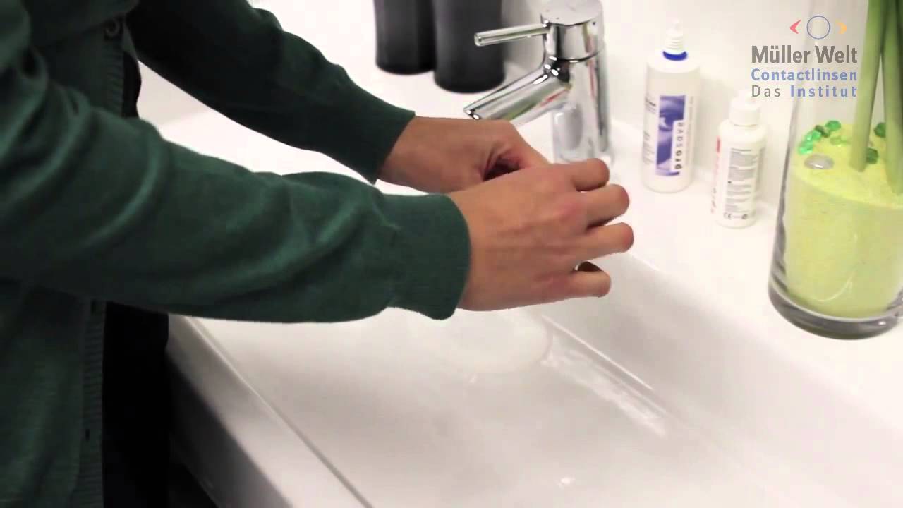 Formstabile Kontaktlinsen reinigen