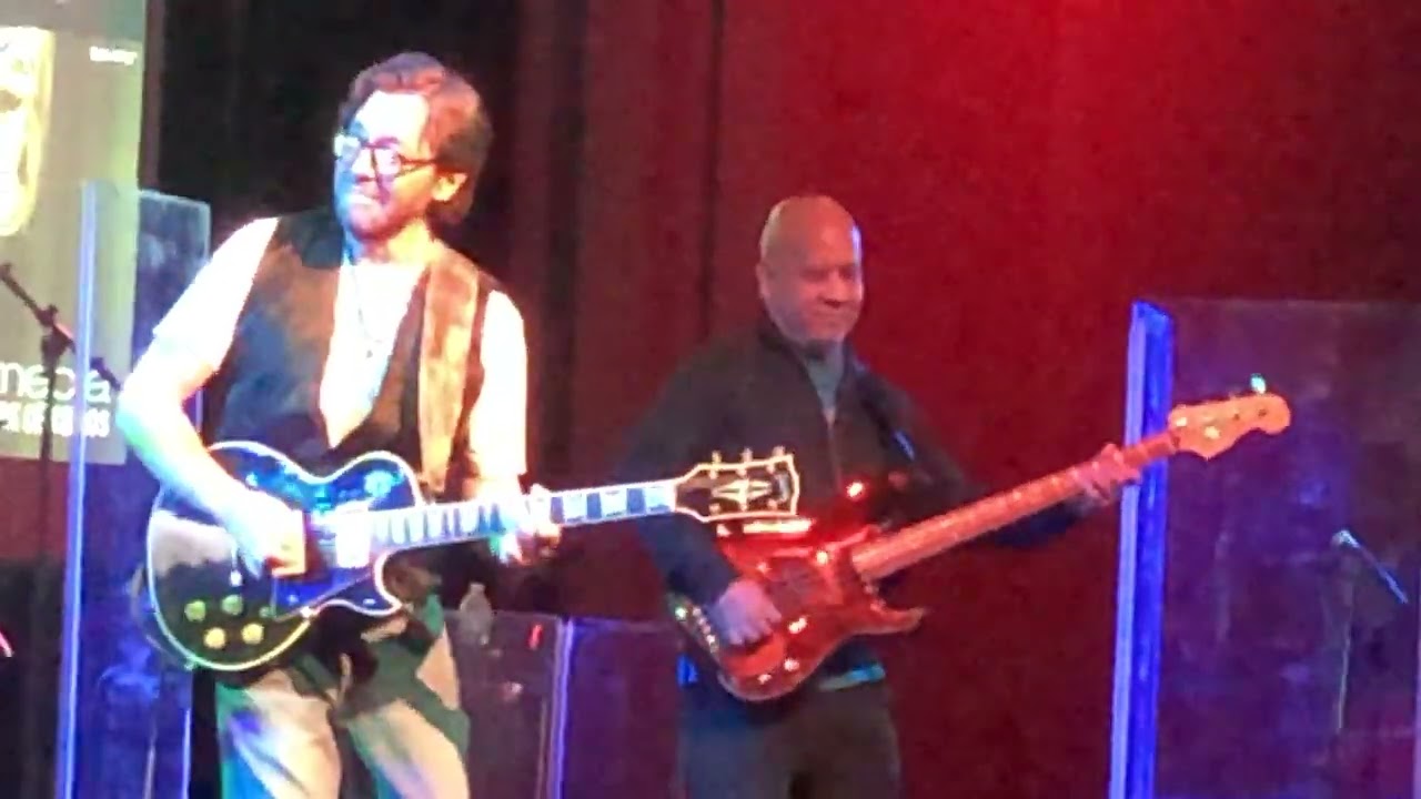 Al Di Meola, The Electric Tour, "Race With Devil on Spanish Highway"