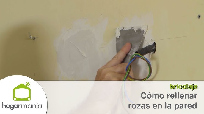 Hacer roza en la pared y mover un enchufe