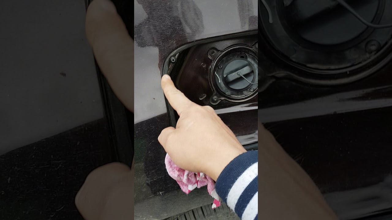 Защита от грязи лючка бензобака рено дастер - YouTube