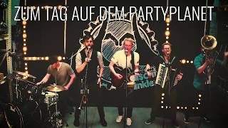 Video thumbnail of "Fäaschtbänkler - Partyplanet"