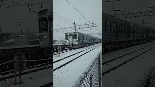 JR東日本長野支社の大糸線の豊科駅１番線から幕式普通列車松本行きが発車する