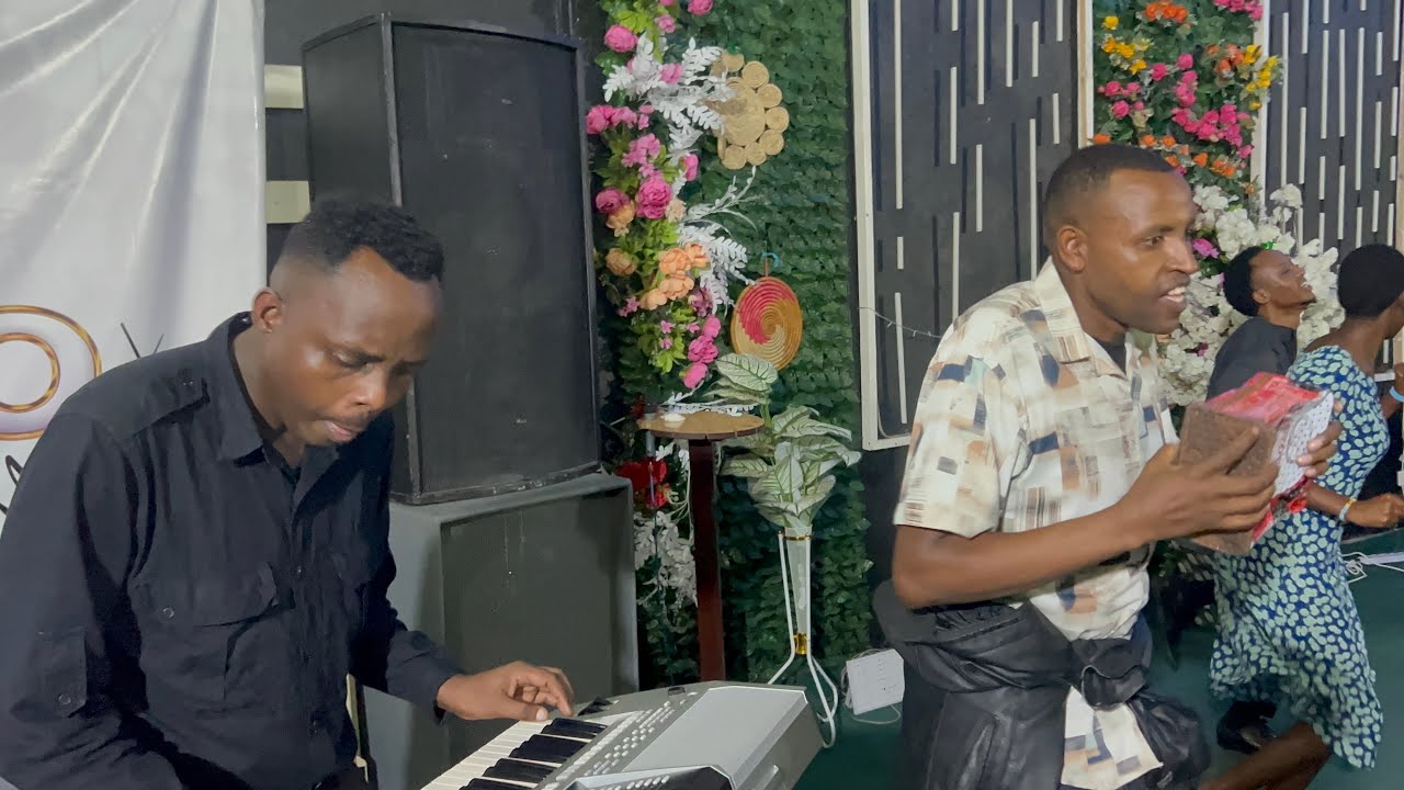 🥰Miss Kiriki na Rwiyereka na Napoleon Umukutano urimo umavuta menshii 🔥