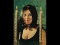 نجاة الصغيرة في وسط الطريق