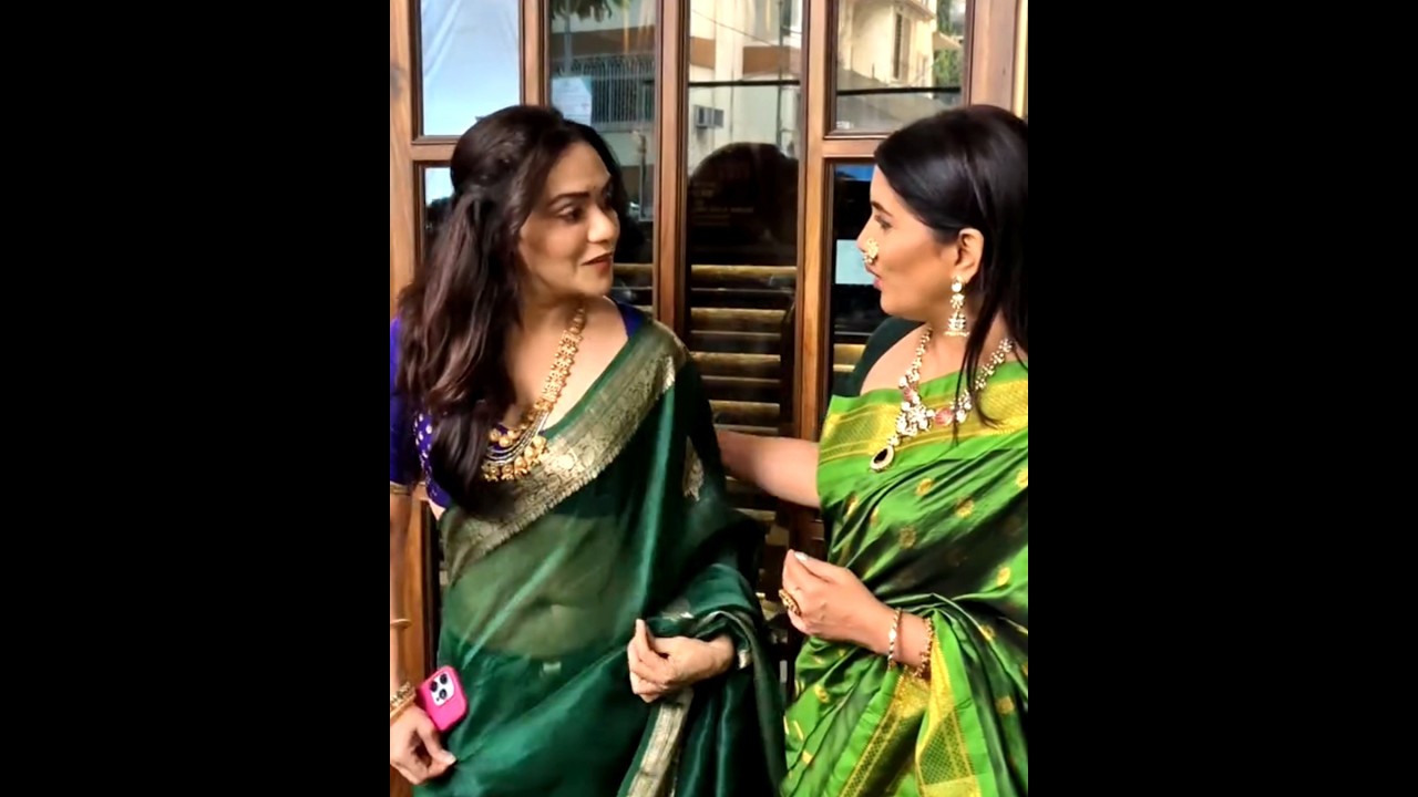 Amruta khanvilkar clevage navel show