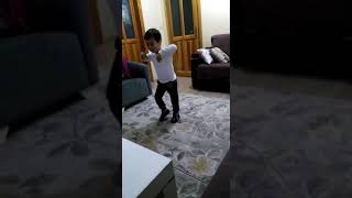 Ensarın uzay dansı😁