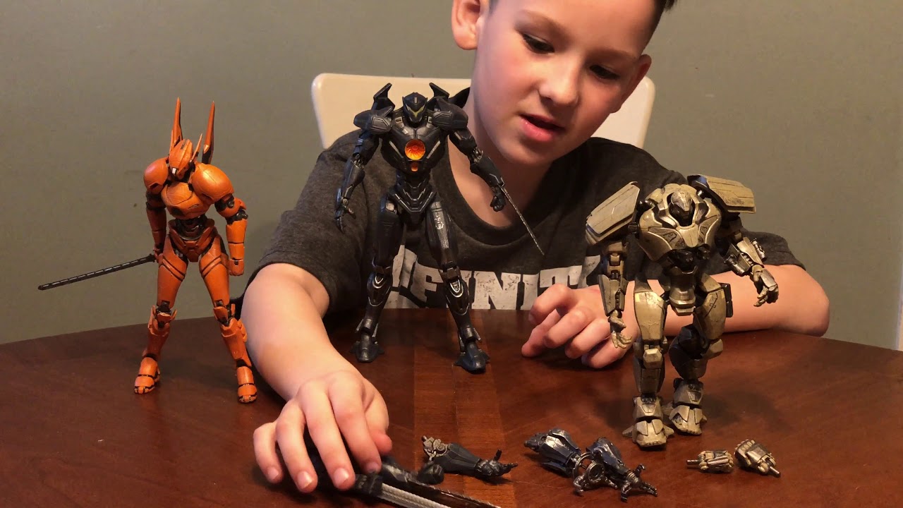 gipsy avenger vs gipsy danger Magic Box: Pacific Rim Uprising Select