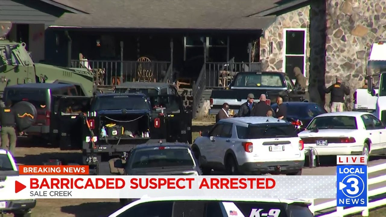 UPDATE: HCSO SWAT say they have taken barricaded suspect into custody ...