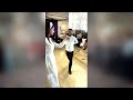 Чеченская лезгинка. Красивые девушки танцуют на свадьбе.