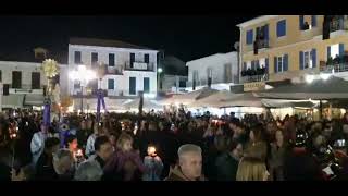 Εντυπωσιακή η περιφορά των Επιταφίων στη Λευκάδα