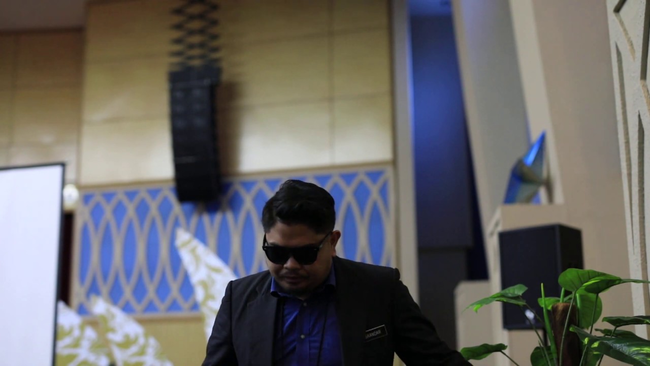 jamal abdillah seniman menangis