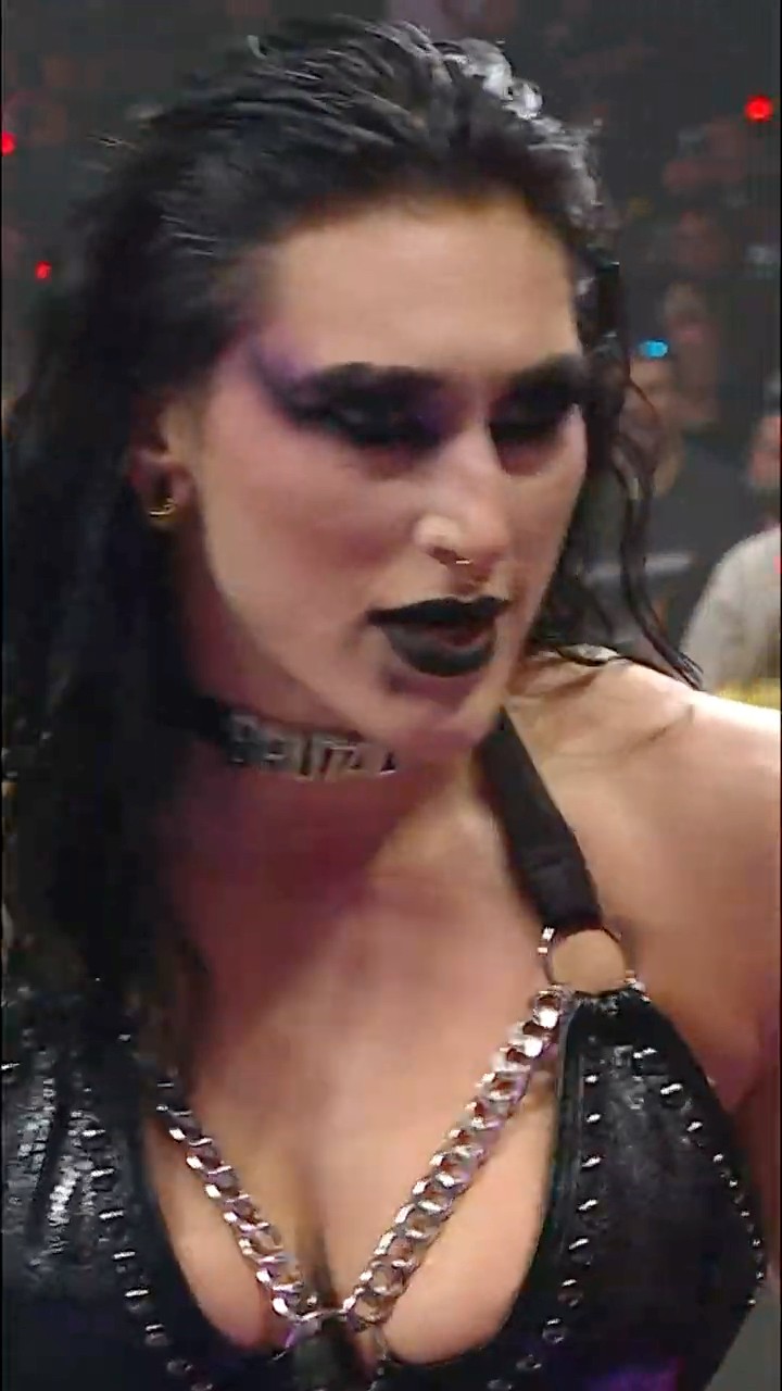 DON’T MESS WITH MAMI! ? #RAWonNetflix #WWERaw