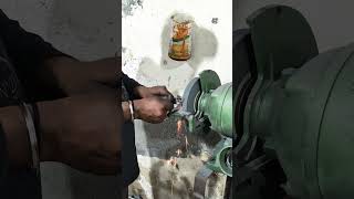 "Sharpen Your Skills: Mastering Tool Grinding Techniques on the Lathe Machine!" #turningmachines