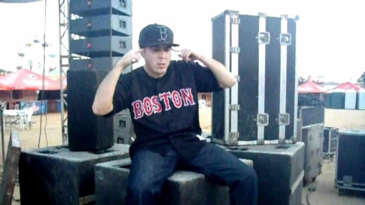 Robbin Boomerang (Videoclip Oficial 2012) YouTube