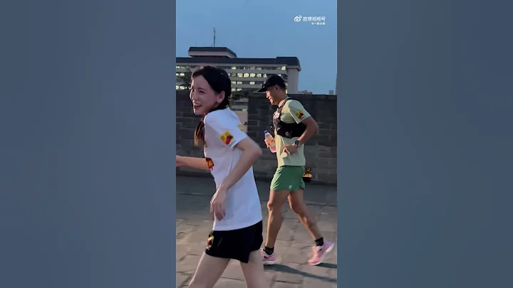 20230630 于文文搜狐新闻马拉松 跑个马拉松文文姐土味情话攻击后续 | Kelly Yu Sohu News Marathon | Cr: 一条小娱 微博 - 天天要闻