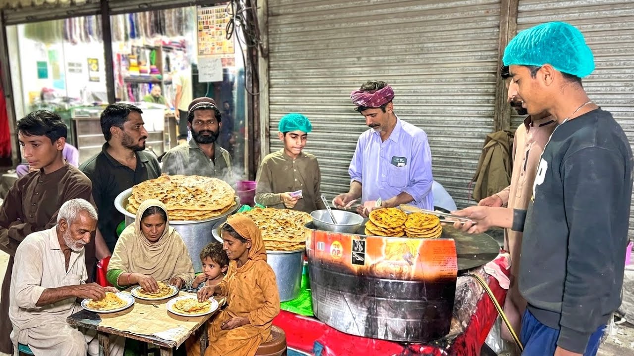 😱  PKR 100 SEHRI IN ANDROON LAHORE?! AKHTAR SEHRI POINT VIRAL STREET FOOD GUMTI BAZAR 