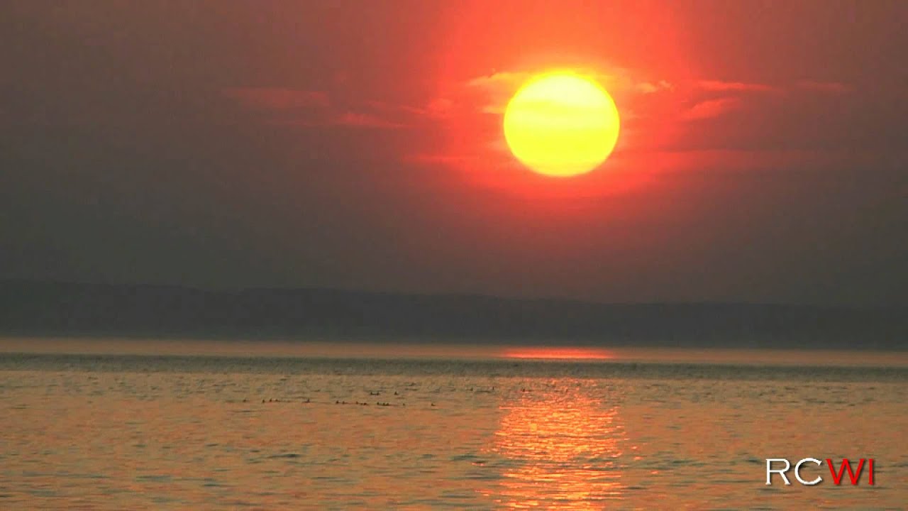 Dramatic Sunrise over Lake - HD Timelapse [March 21st, 2012]