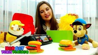 Bebek oyunu. Paw Patrol oyuncakları ile evcilik oyunları oynayalım. screenshot 5