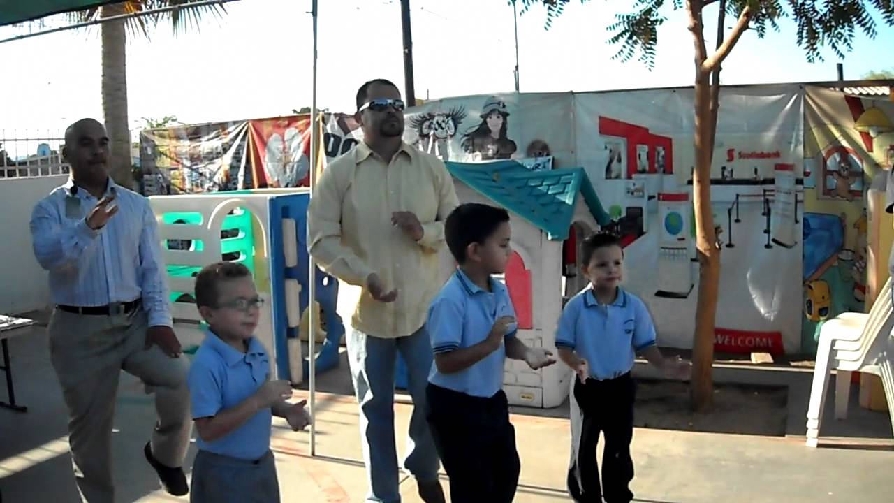 FESTEJANDO EL DIA DEL PADRE EN EL CENTRO EDUCATIVO SAKURA