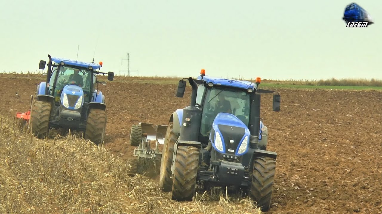 La Arat cu 🚜 New Holland T8 320 & T7 260 Plowing Together in Fegernicu Nou - 26 November 2021
