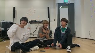 Download Lagu Yuta Haechan Ten listening Baby Only You NCT U, Ice Cream was playing at SM dance practice room MP3