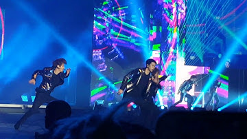 EXO PLANET 3 The EXO’rDIUM Tour CONCERT IN NEWARK - Lightsaber