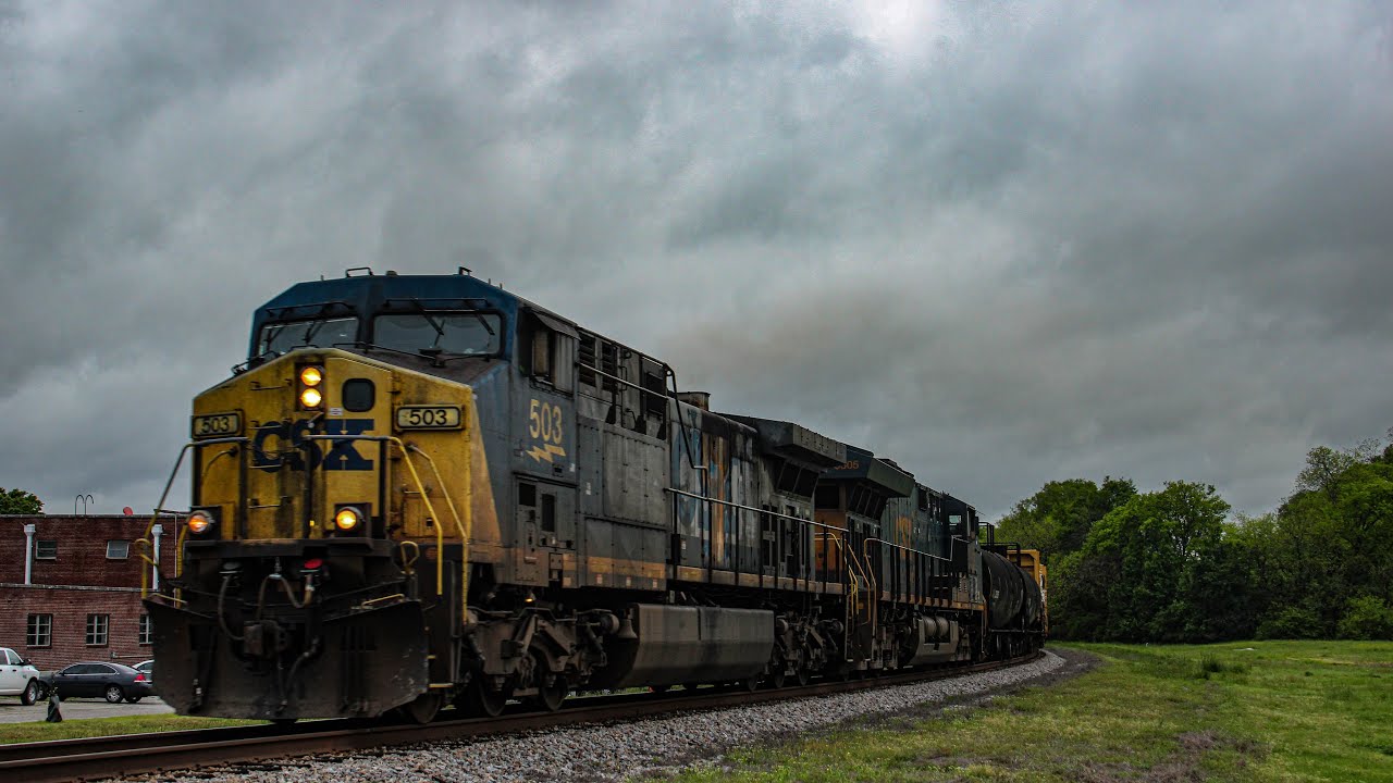 CSX L644, CSX M583, CSX M582, & CSX L645 at Clinton - YouTube