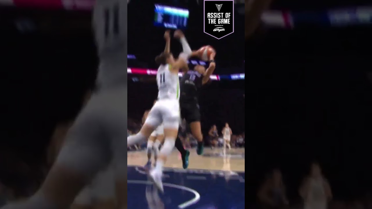 Gabby to Janelle at the BUZZER! 🚨#goldenstatevalkyries #wnba #shorts