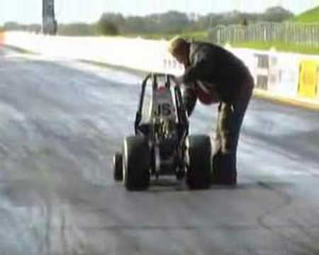 Mini dragster - YouTube Mini dragster - YouTube