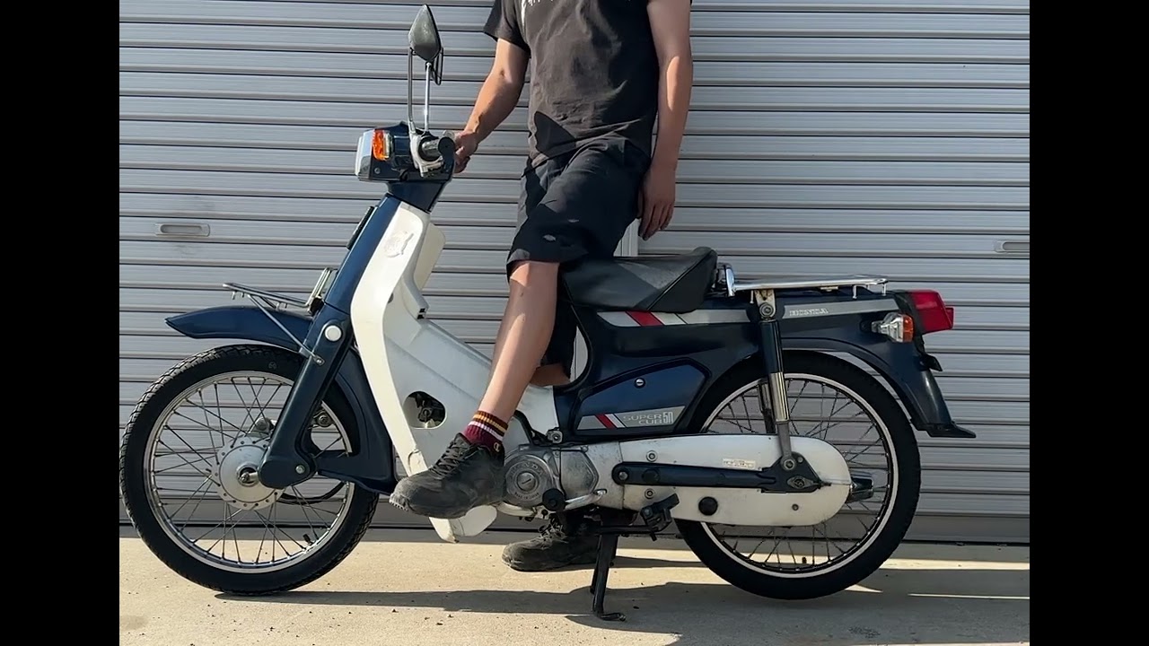 ホンダ スーパーカブカスタム50 角目4速 C50E - YouTube